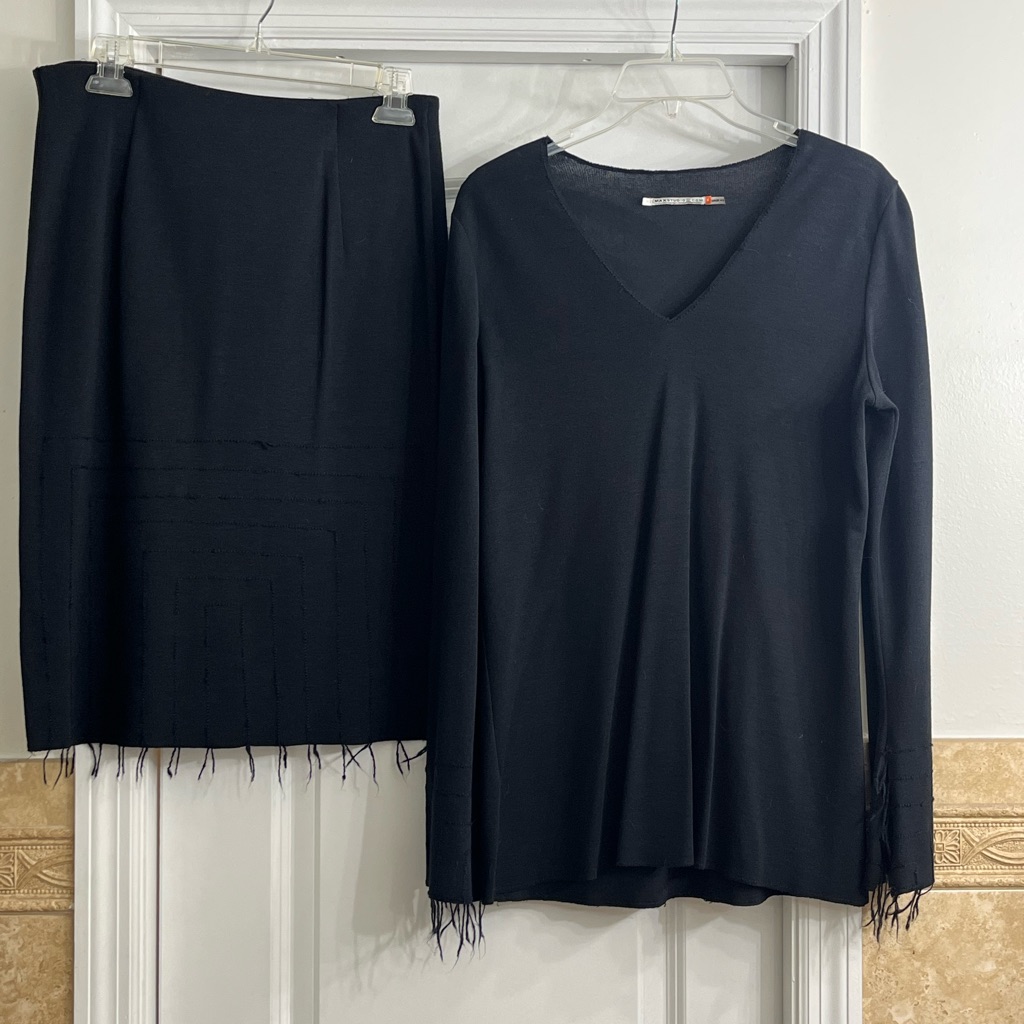 Max Studio Skirt And Top Lightweight Sweater Set.